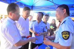 题多样、趣味十脚的展台和展板有食物平安学问