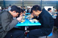完全改变了单一、冷热不均的环境